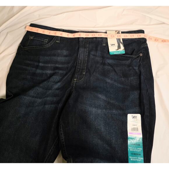 Lee Riders Jeans Women's 18 Medium Regular Fit Midrise Bood Cut Deep Dyed NWT - Picture 6 of 12